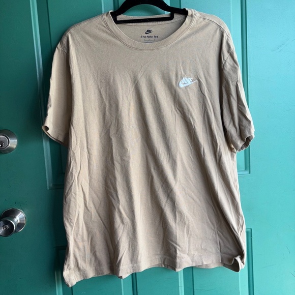 Ladies XL Nike tshirt great condition - Picture 2 of 6